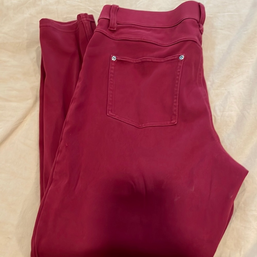 Skinny red pants